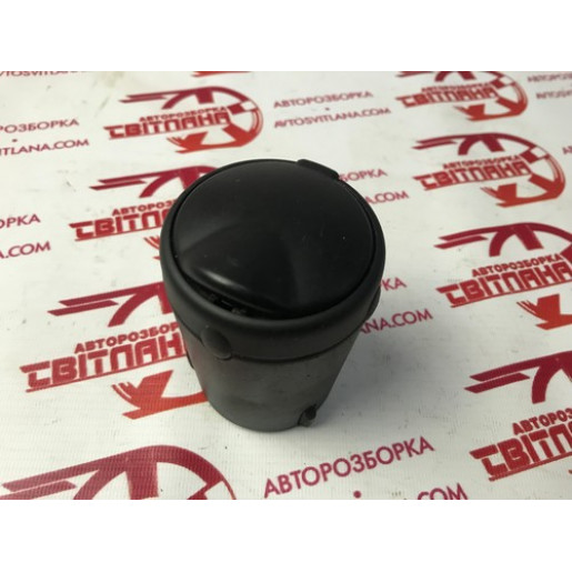 Попільничка Citroen Berlingo 2003-2008 9637996677